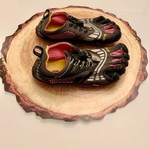 Vibram Black and Pink Toe Shoes 36 EU
